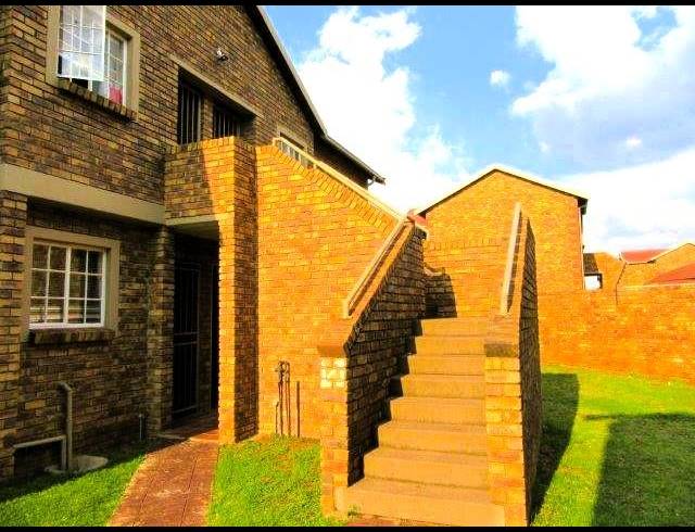 2 BEDROOM APARTMENT FOR SALE IN DIE HOEWES